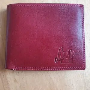 Oanvänd plånbok
