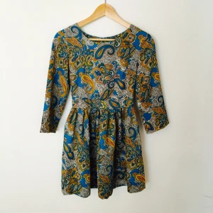  - Kort klänning från HM. Mkt gott skick. Knappt använd. Skickas mot frakt. 