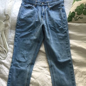  - Jeans från Brandy Melville, 501-inspirerade 