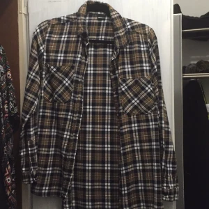  - Snygg lite längre skjorta ✌️