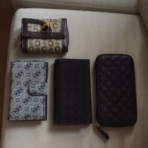  - Plånböcker. 20 kr styck. Finns i Tullinge/Stockholm