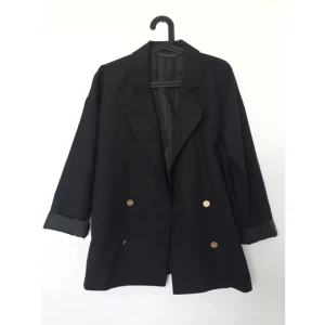  - Skepparjacka. Aldrig använd. Från Mary Kate & Ashley Olsens kollektion för bikbok. Oversized. 