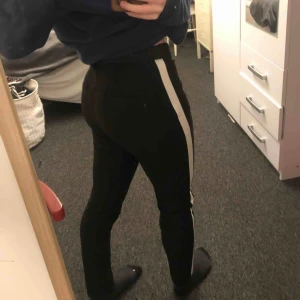  - Jättefina och supersköna kostymbyxor från zara! Frakt tillkommer 