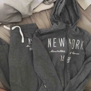  - Skön mjukisdress  Storlek xs Nytt skick