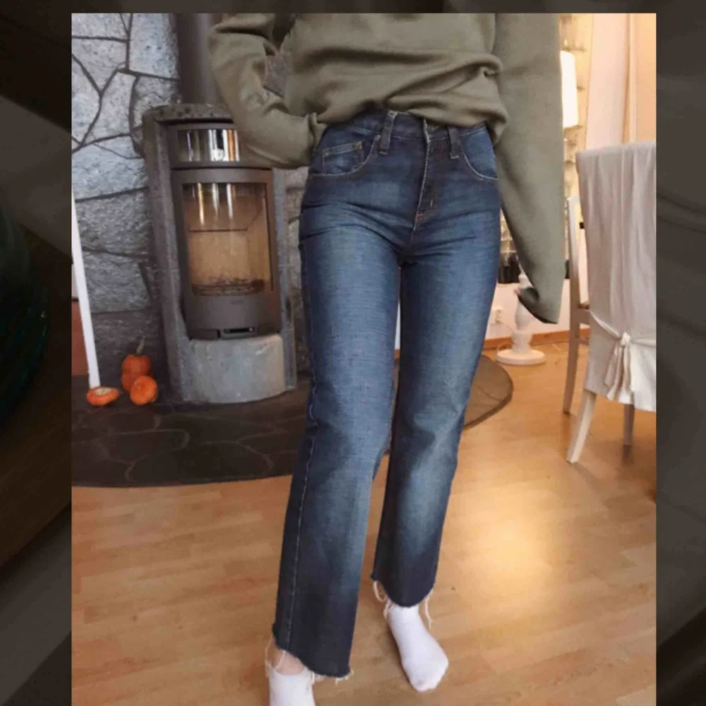 Jag är smal och 162cm lång och byxorna passar mig.. Jeans & Byxor.