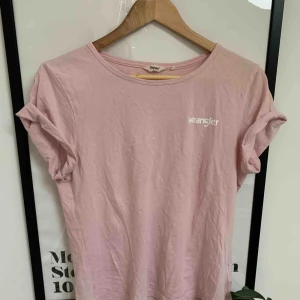  - T-shirt köpt på Vingåkers factory outlet 