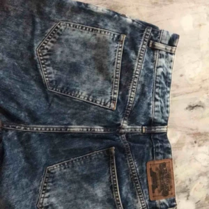  - Stentvättade jeans från Crocker🌻