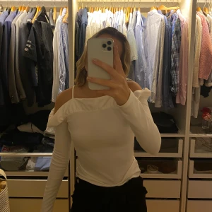 Blus - Ginatricot  - Vit söt blus ifrån Ginatricot🤍🤍🤍