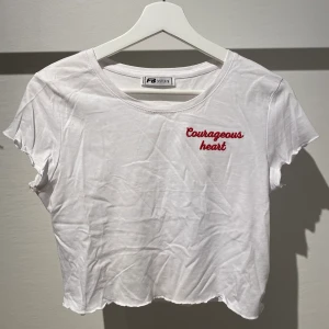 Topp - Croppad topp, super söt