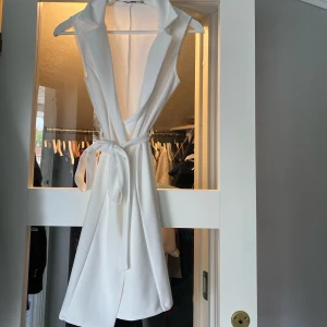 Blazer väst - I nyskick från Nelly.com