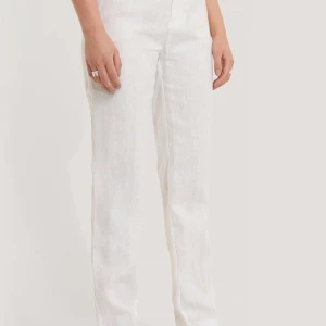 Linne byxor  - Säljer mina helt oanvända linne byxor! Bra skick och endast testade. Små i storlek! Nypris: 400kr. Du står för frakt! BUDA I KOMMENTARERNA!