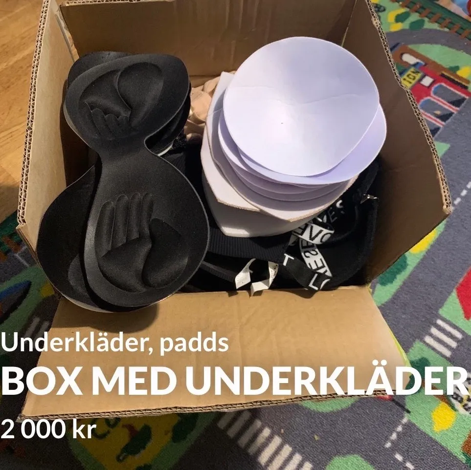 En box full med Damunderkläder + Padds köpte de original pris 2500 på shein . Övrigt.