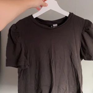 Puffärm - T-shirt som var min favorit ett tag men tröttnat på!
