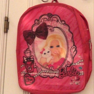 Barbie ryggsäck  - söt y2k Barbie väska med 3Dillusion😛😚💋 buda från 50kr