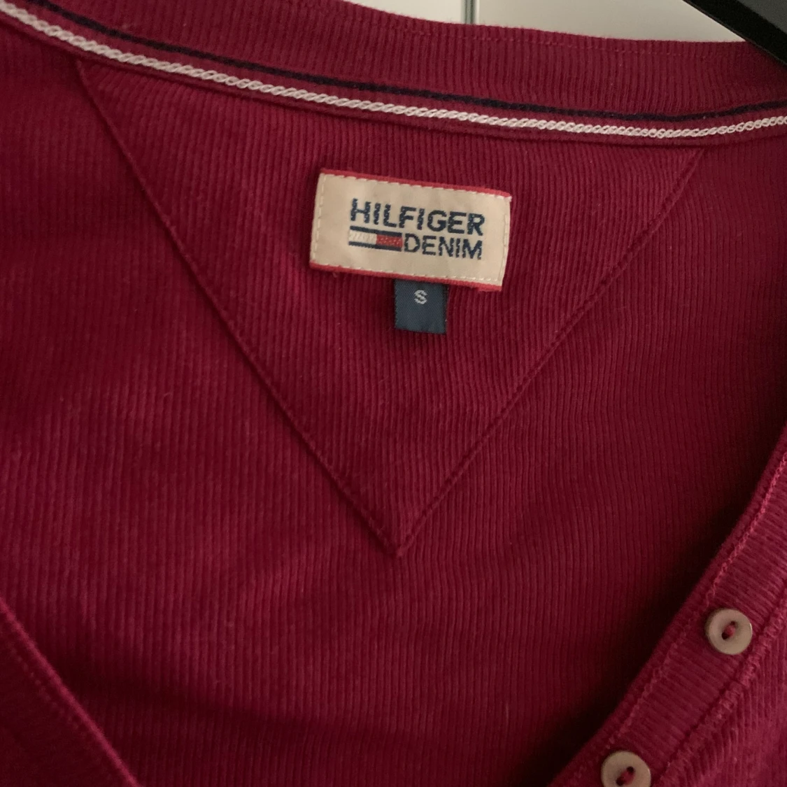 Tommy Hilfiger  - 90