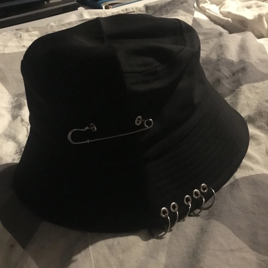 Edgy bucket hat / fiske hatt - 91