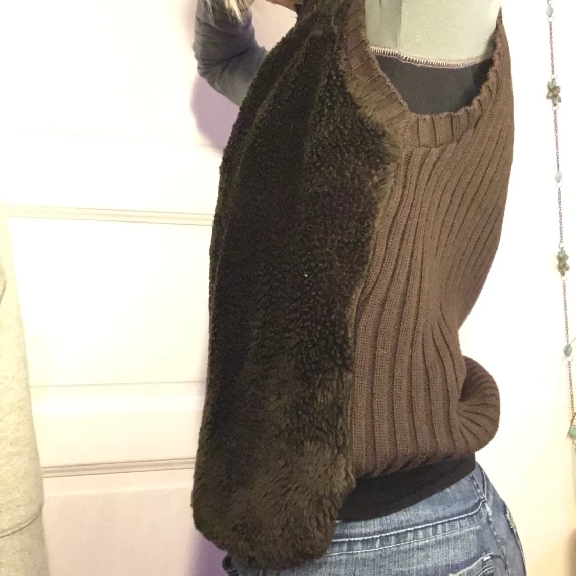 En brun lurvig väst - 91