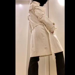 White trenchcoat  - Philosophy blues original. M. 