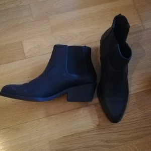 Boots hm - Boots från Hm. Använda ca 4 gånger, är i fint skick. 
