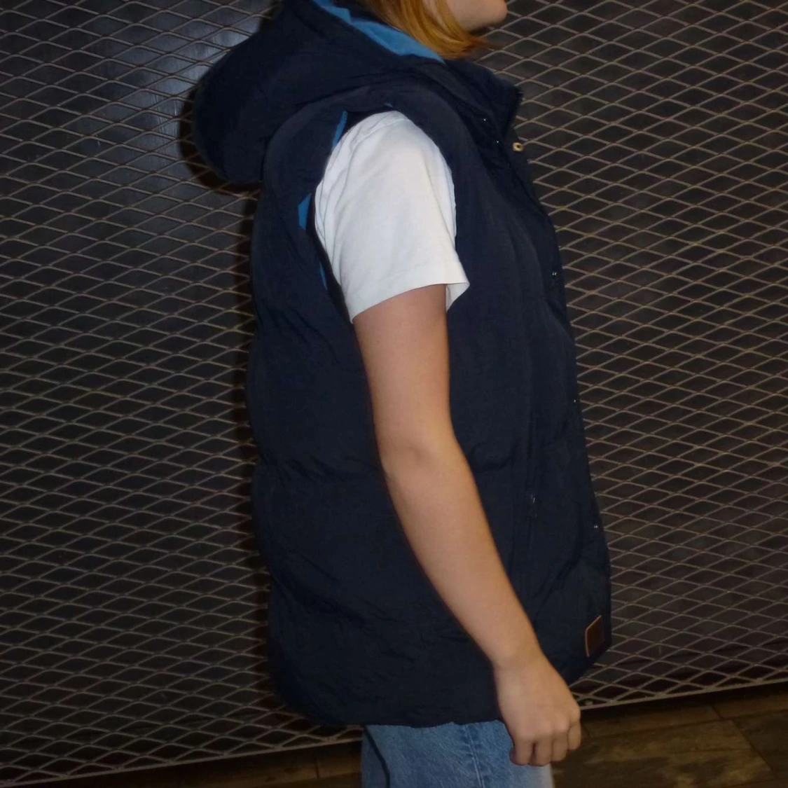 #10 MÖRKBLÅ VÄST - 91