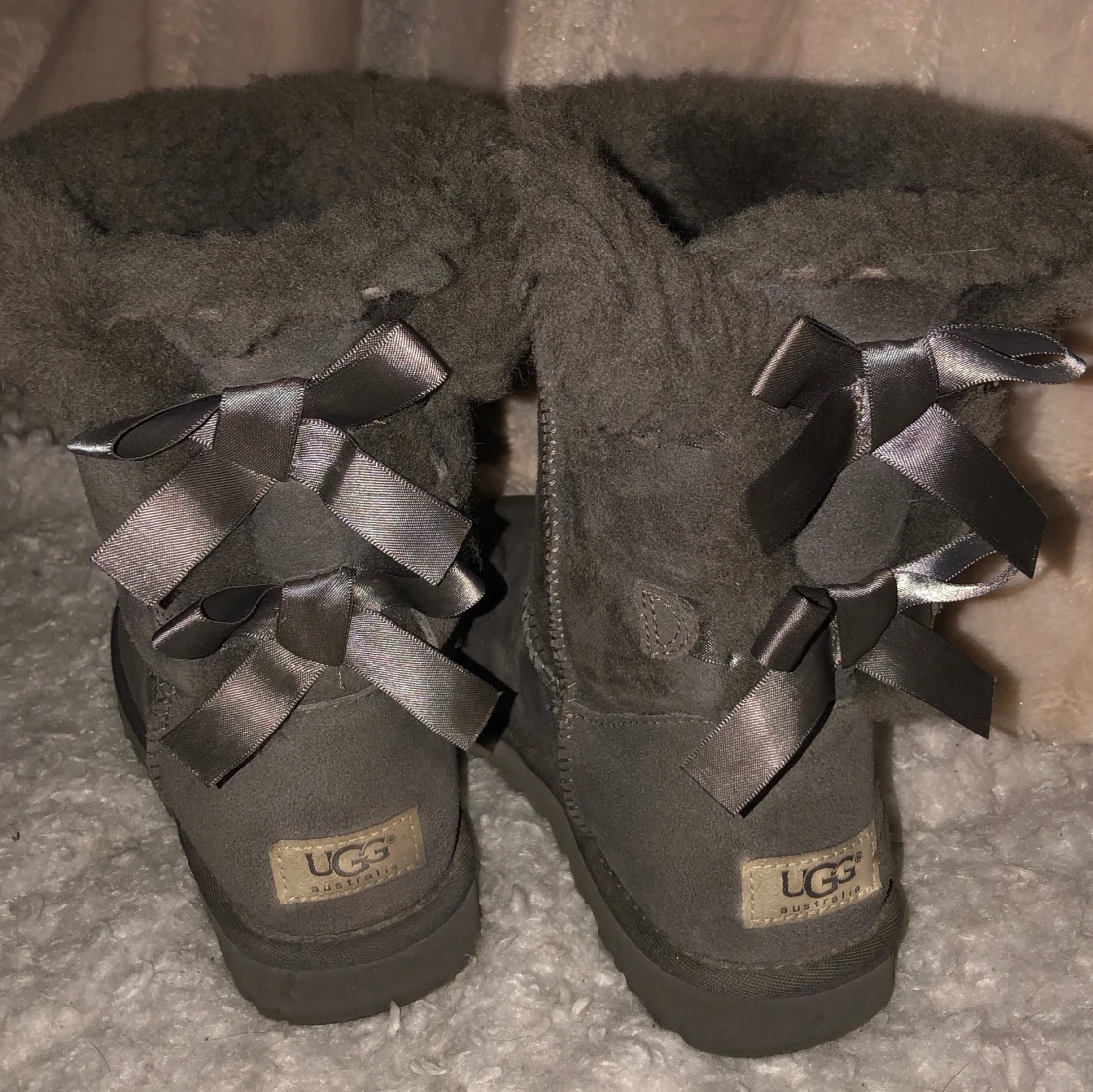 Gråa uggs