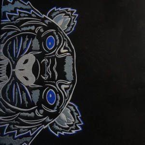 Datorfodral  - Jätte snyggt och praktiskt dator fodral från kenzo! 