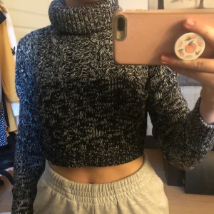 Stickad polo - En stickad polotröja från new yorker i storlek xs. Frakt tillkommer. Skicka meddelande för mer bilderbok