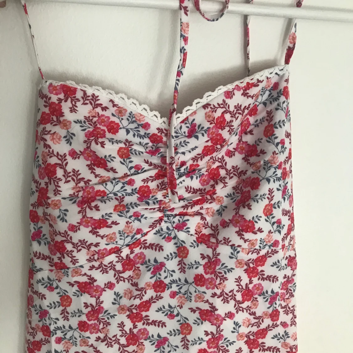 BLOMMIG KLÄNNING - 91