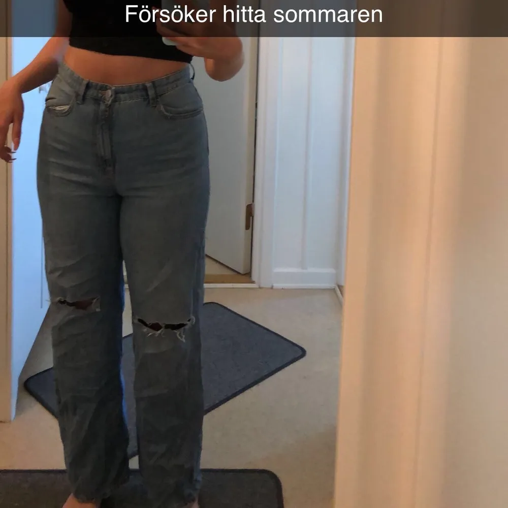 Jeans i stl 38, är flera intresserade blir det bud. Jeans & Byxor.