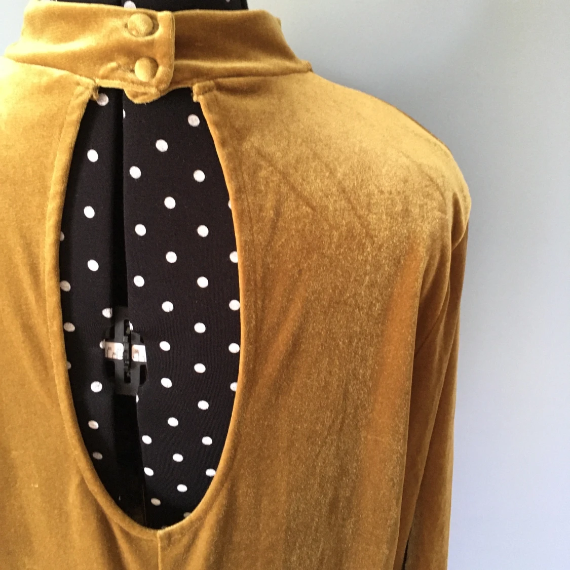 Klänning öppen rygg - 91