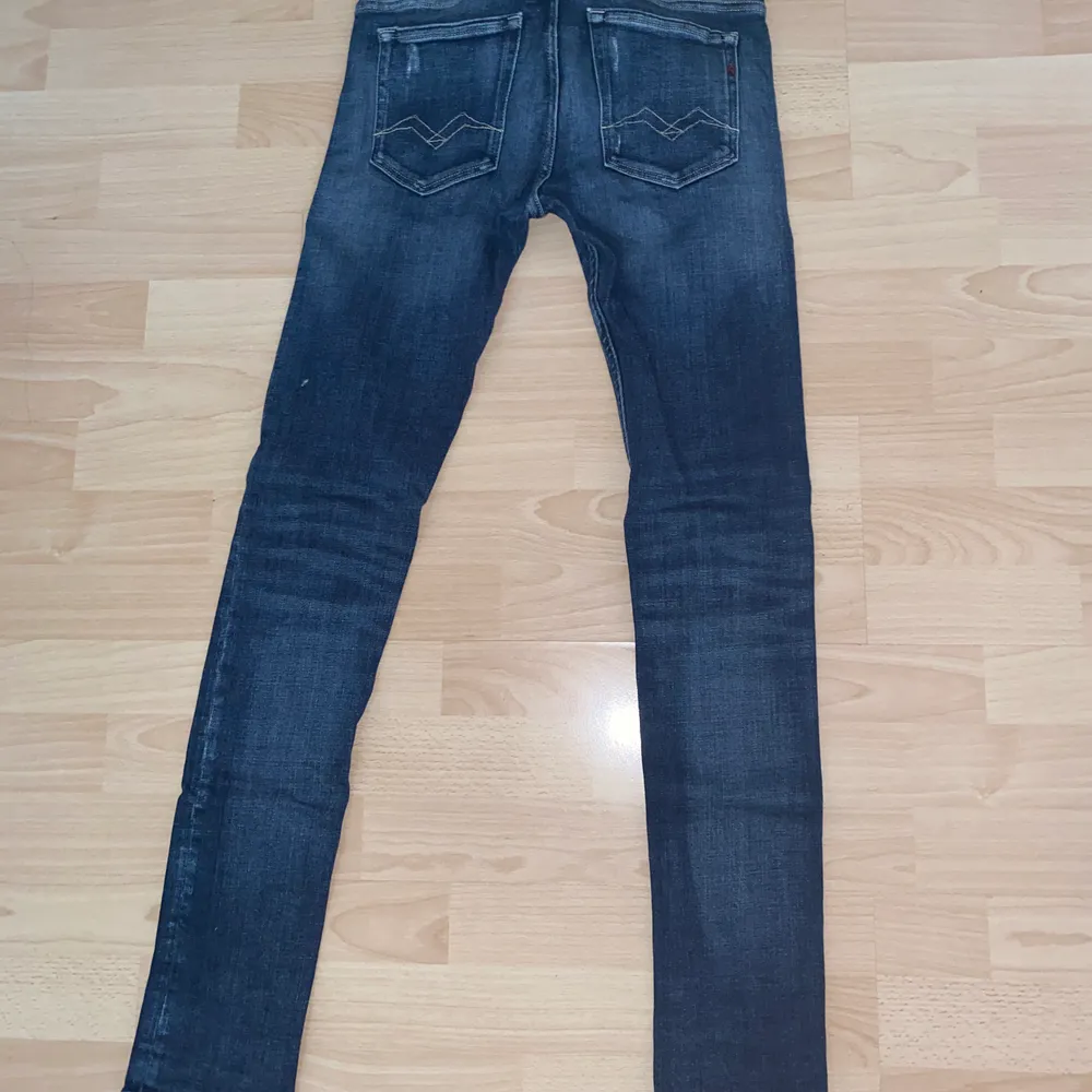 Brand: replay skinny jeans Storlek W28 L30. Köparen står för frakt, kan annars mötas i Stockholm . Jeans & Byxor.