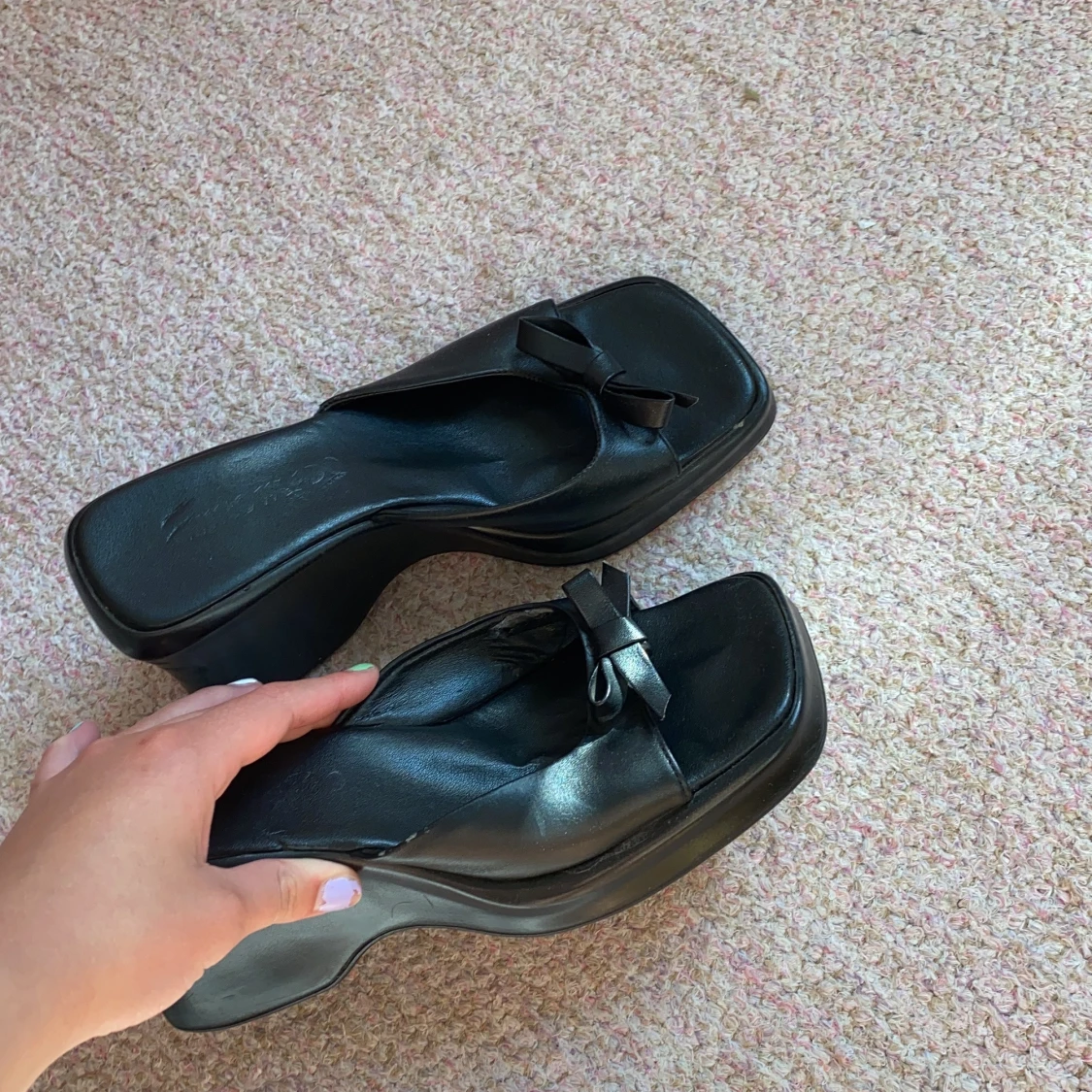 svinsnygga bratz-liknande skor - 90