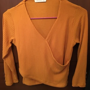 Omlott tröja - Fin passform, stretchigt tyg