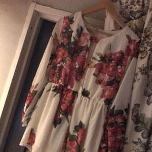  - En fin byxdress från DM retro, storlek L passar även M. Original pris 699
