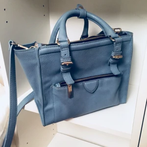  - Zara väska blå