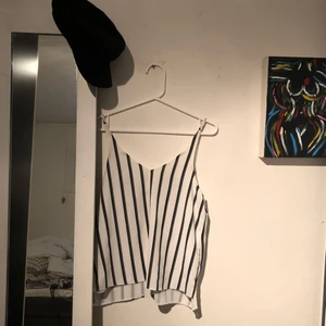  - Randigt linne från bikbok, frakt tillkommer