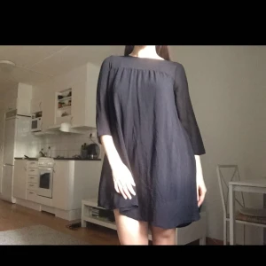  - Klänning från H&M. Storlek s. Kan mötas i Malmö eller så står köparen för frakten.