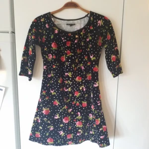  - Jättefin klänning i velour/sammet, storlek S