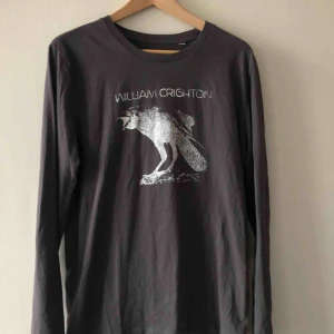  - Bandtröja lång arm. William Crighton. Kan hämtas k Uppsala eller skickas mot fraktkostnad 