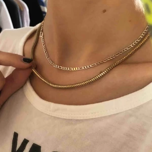  - Kraftig guldfärgad kedja, tung och i fint skick