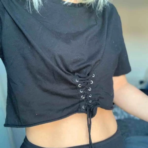  - passar S tycker det är fint när den är lite större men den kommer tyvärr inte till användning 