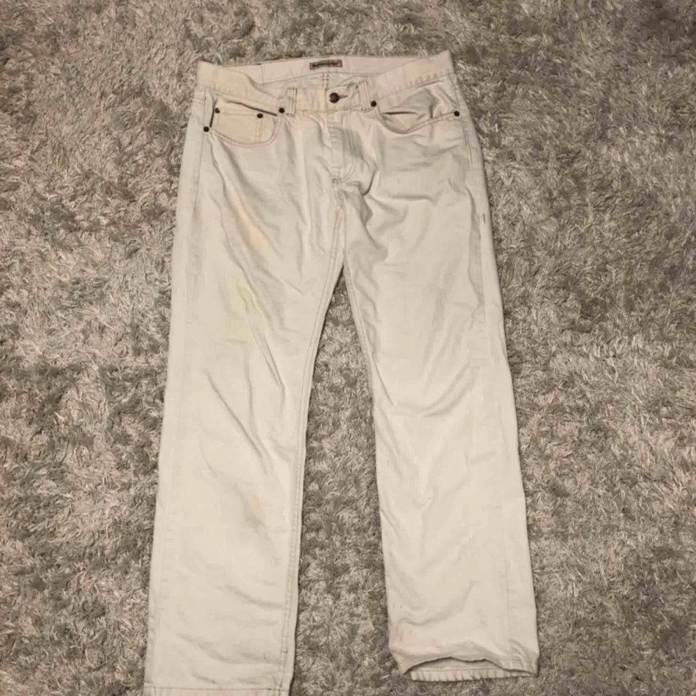 Vita Batistini jeans Storlek w37 l32 Skick 8/10 lite smutsiga men tvättas vid köp. Jeans & Byxor.