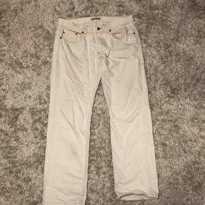 Vita Batistini jeans Storlek w37 l32 Skick 8/10 lite smutsiga men tvättas vid köp