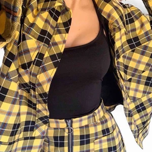  - Jacka från monki som jag knappt använt! Köpt dör 500kr och säljer sen för 300, kan ändra pris skabbt vid affär! Passar även str S (som jag är) 💖💖💖Meddela mig vid frågor/fler bilder ✨💗✨😛