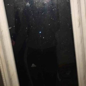  - Grå mysig tröja, köpt från Carlings för 299kr  säljer för 100kr då jag inte har nån användning av den, frakt tillkommer, priset kan sänkas via snabba affärer🥰