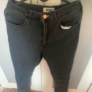  - Acne jeans 👖 jätte sköna och fina☺️