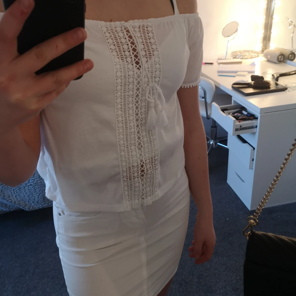 Off shoulder t-shirt - 90