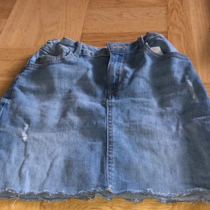 Kjol - Fin kjol säljs för 30 kr 