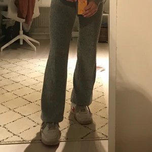 Byxor  - Ett par mjukisbyxor från Cubus, storlek 152 men passar som en xs💞 