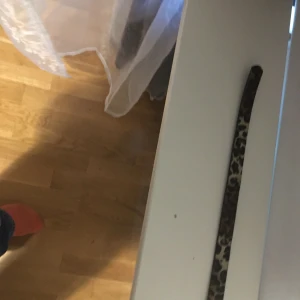 Från SHEIN  - Ett leopard skerp och är väldigt snyggt passar inte så bra på mig men är väldigt glad om nån annan vill ha det